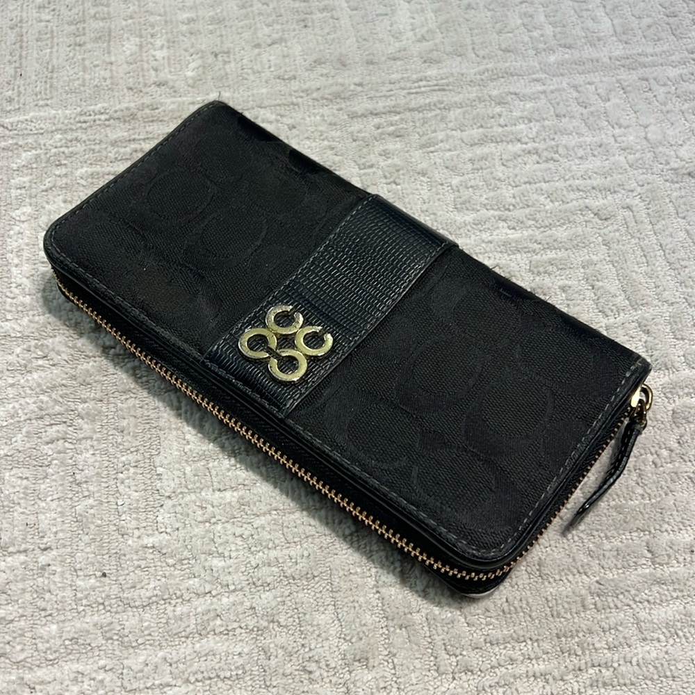 Coach Black Julia Long Wallet Full Zip Accordion Vintage